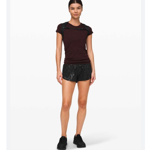 Lululemon Hotty Hot II Short *Special Edition 20yr Manifesto Foil 2.5" Size 6 - Picture 2 of 8